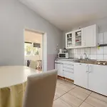 Apartmán 1 Bedroom Awesome In Pag
