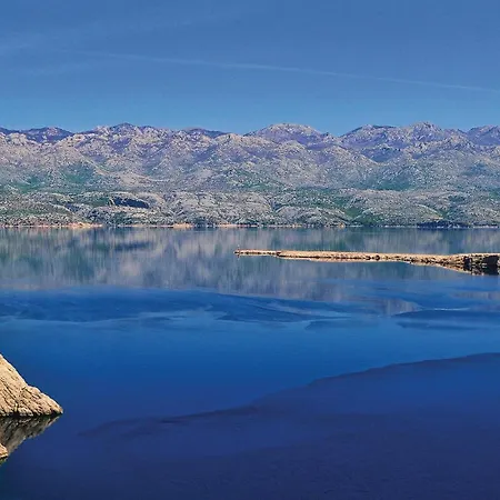 아파트 Awesome In Pag With House Sea View *