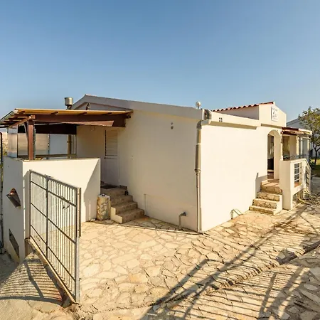 Awesome In Pag With House Sea View 아파트 Bosana