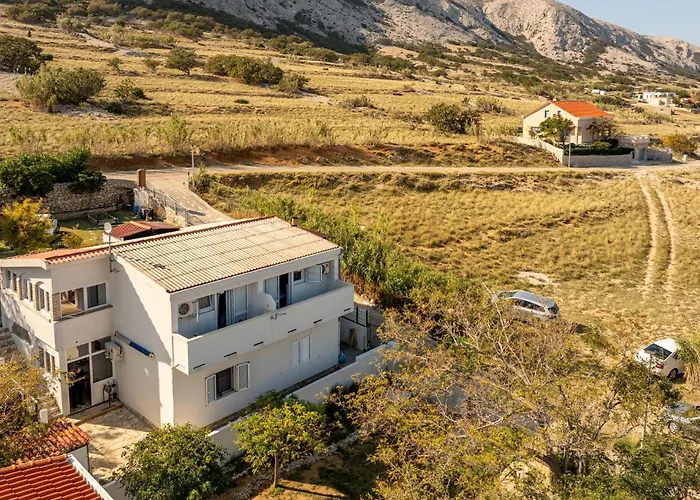Appartamento 1 Bedroom Awesome In Pag