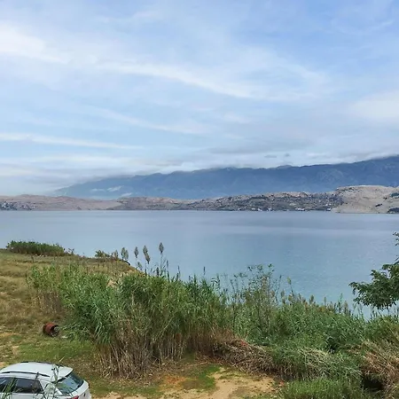 1 Bedroom Awesome In Pag *