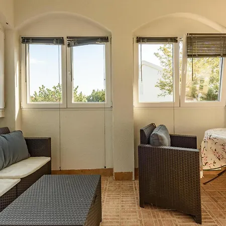 Apartman Pet Friendly Apartment In Pag With Wifi *