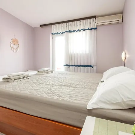Pet Friendly Apartment In Pag With Wifi * Bosana