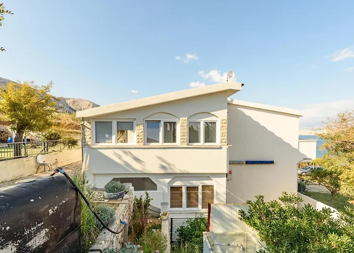 1 Bedroom Awesome In Pag شقة