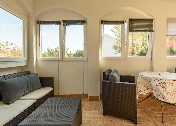 Апартаменты 1 Bedroom Awesome In Pag *